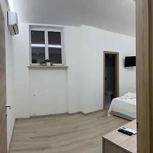 https://villa-milano-apt-n-1.italymilanhotels.net